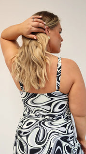 Adjustable Strap Cross Back Shaping Swimsuit in Abstract Print RELR