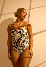 Adjustable Strap Cross Back Shaping Swimsuit in Abstract Print RELR