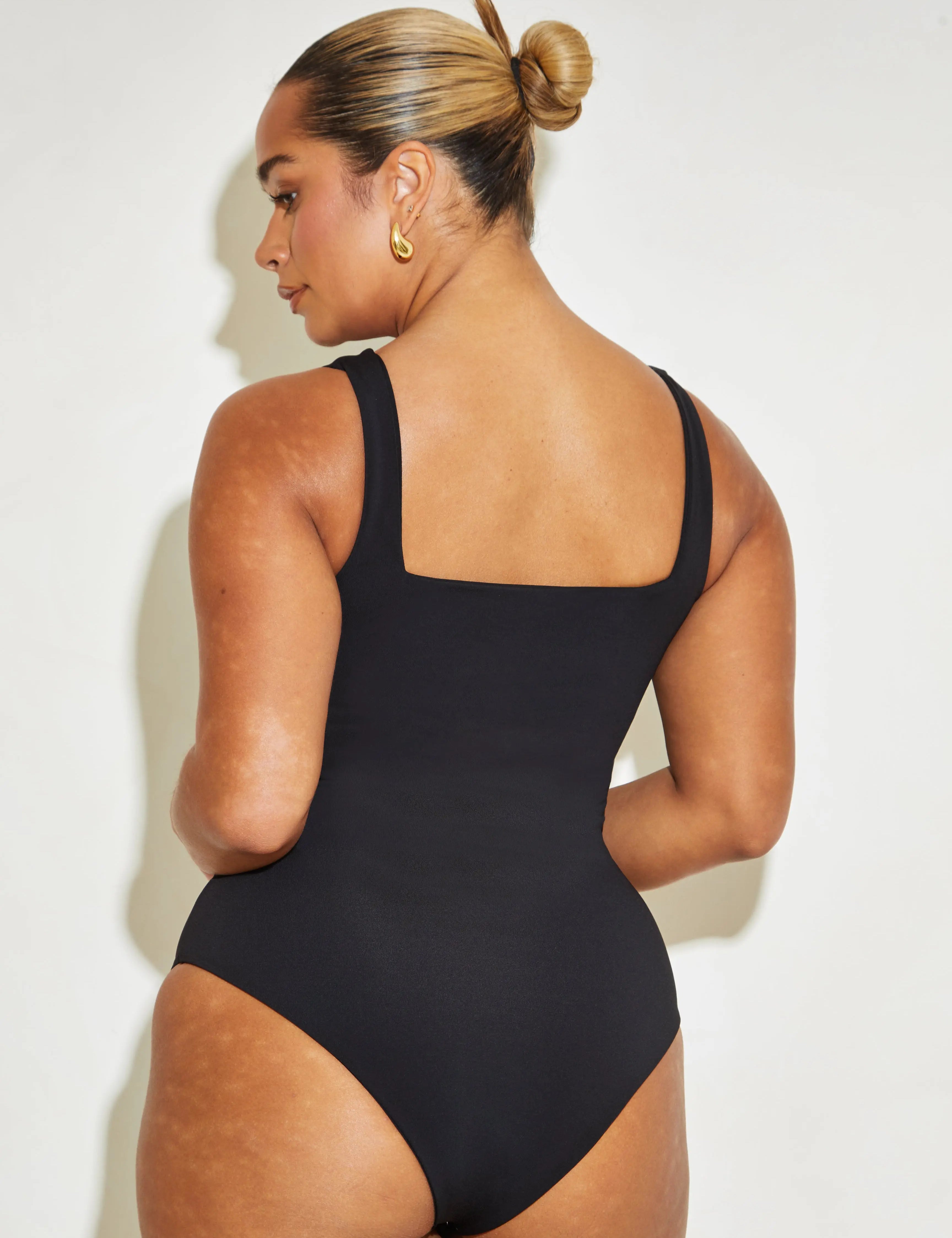 Square Neck Sleeveless 'Jade' Bodysuit - Black Elrstyle