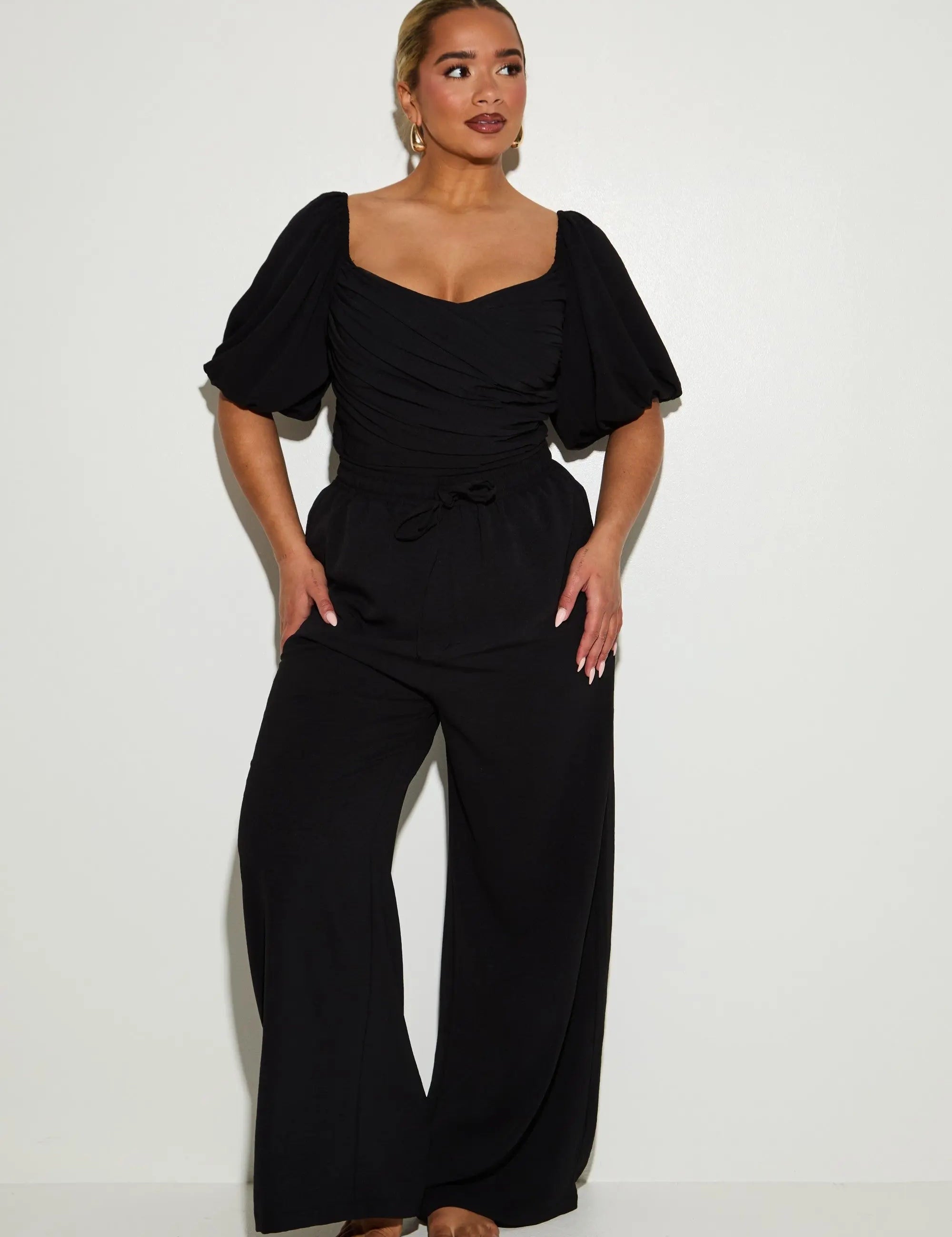 What to Wear with Wide-Leg Trousers: Easy Outfit Ideas for Every Occasion