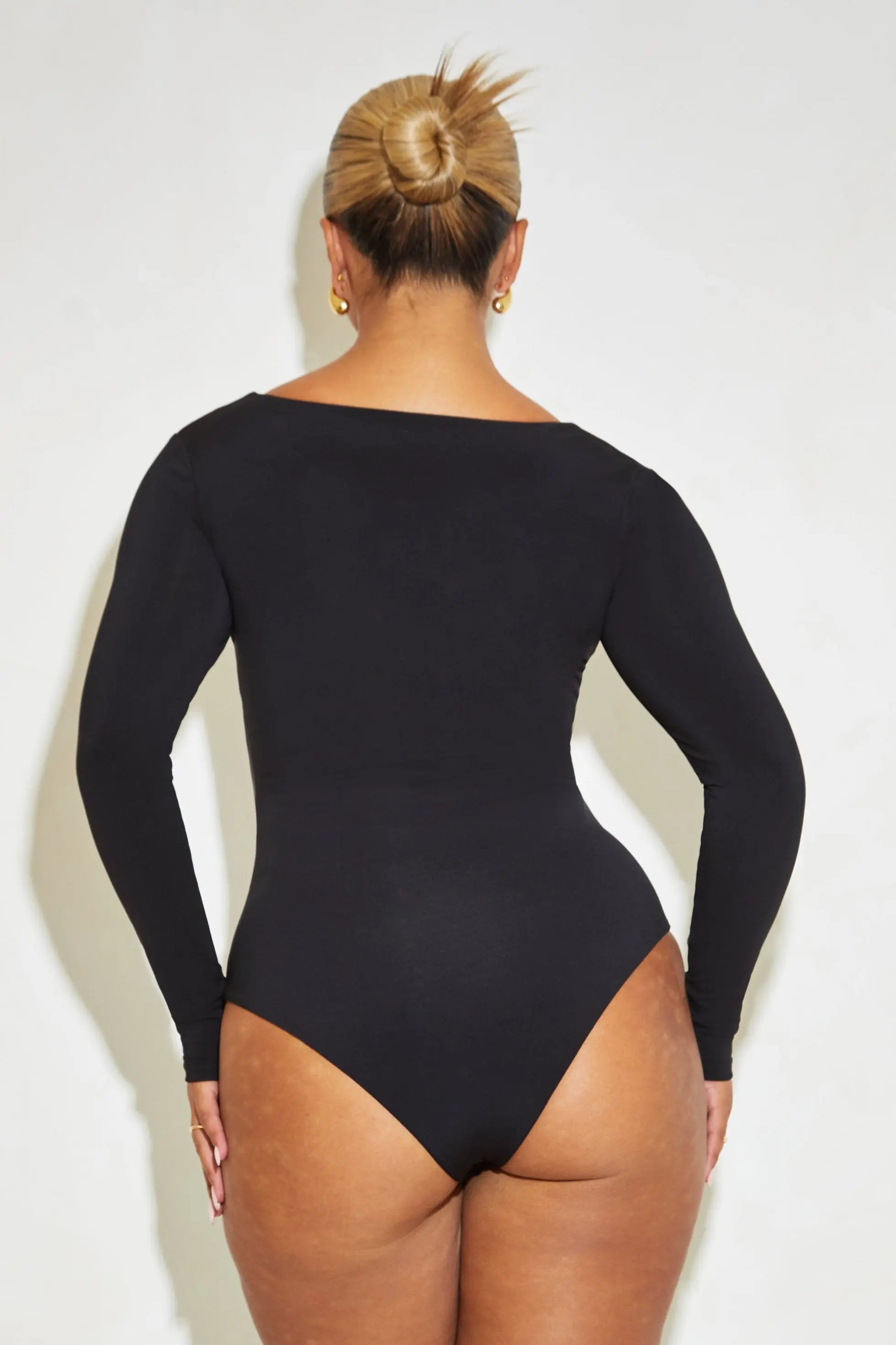 Long Sleeve Plunge Neck 'Grace' Bodysuit - Black Elrstyle