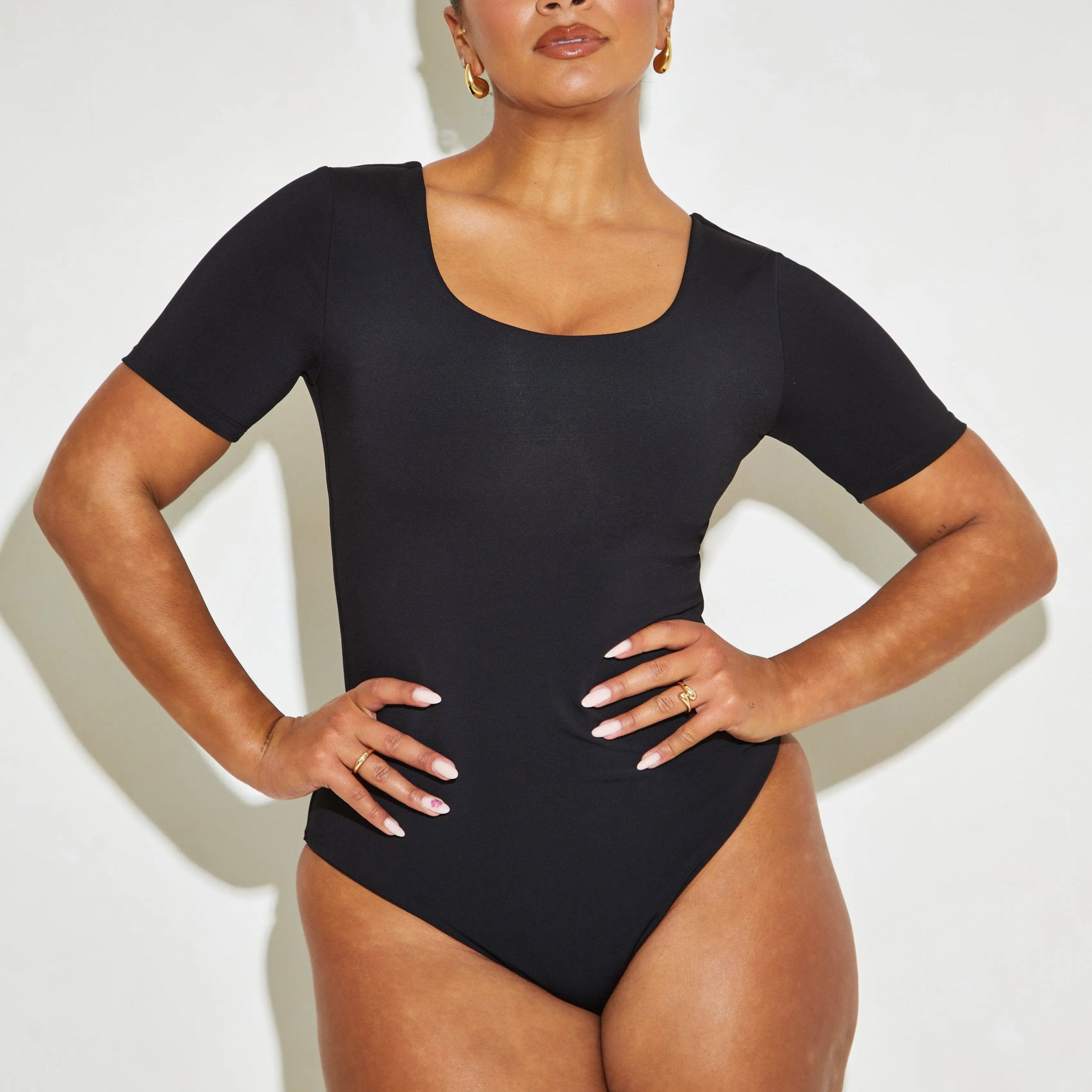 Scoop Neck Short Sleeve 'Megan' Bodysuit - Black Elrstyle