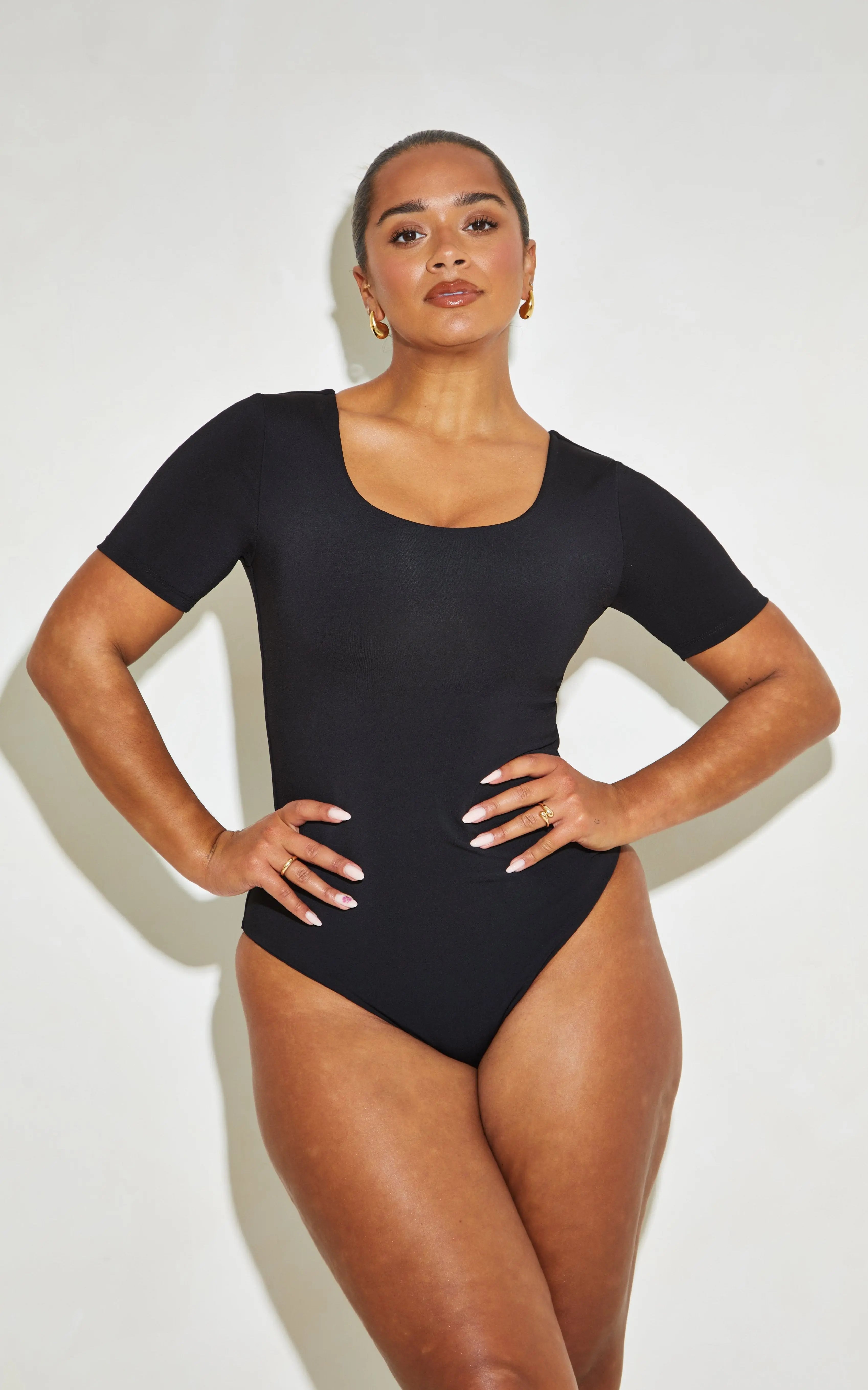 Scoop Neck Short Sleeve 'Megan' Bodysuit - Black Elrstyle